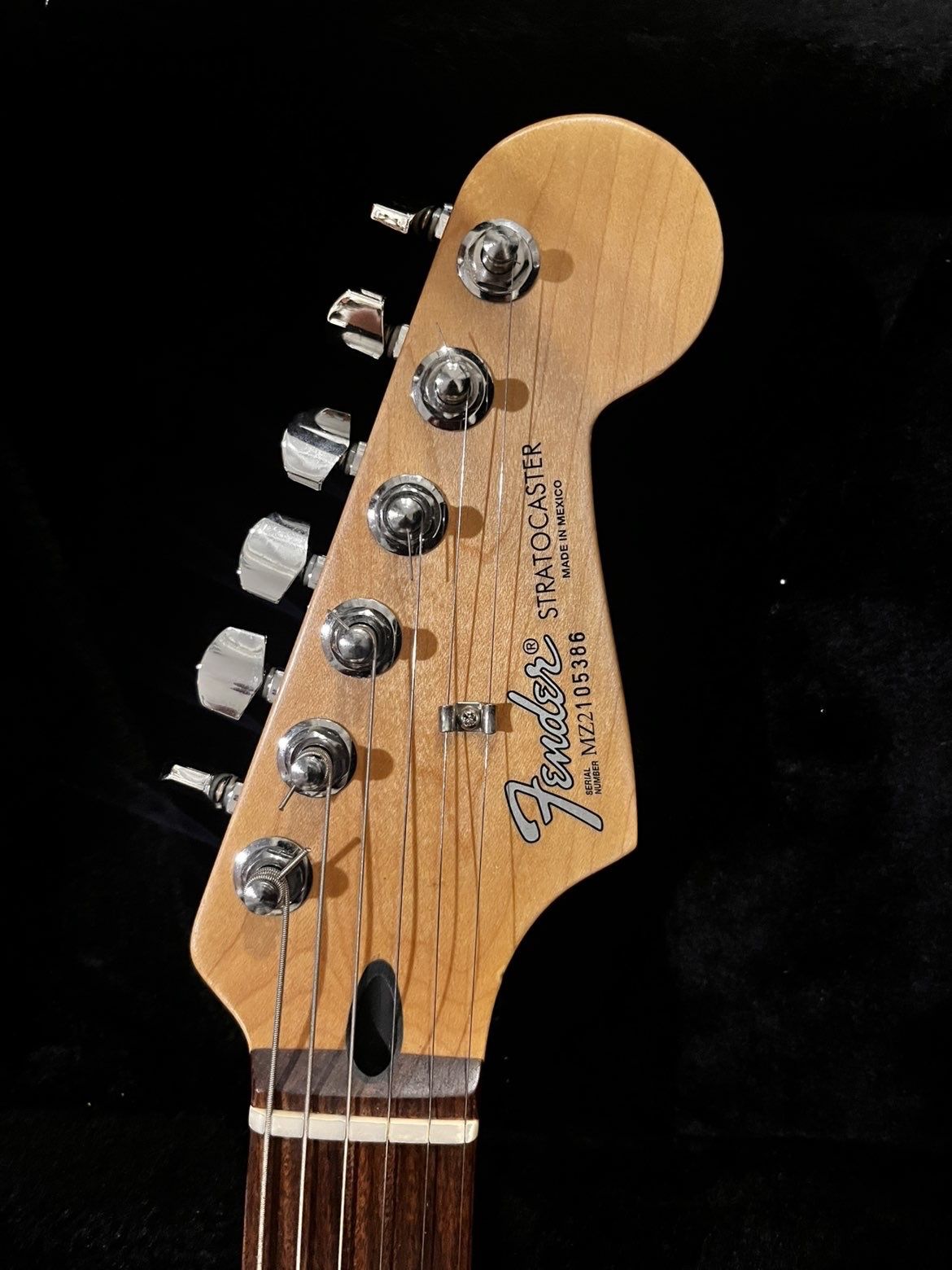 FENDER STRATOCASTER