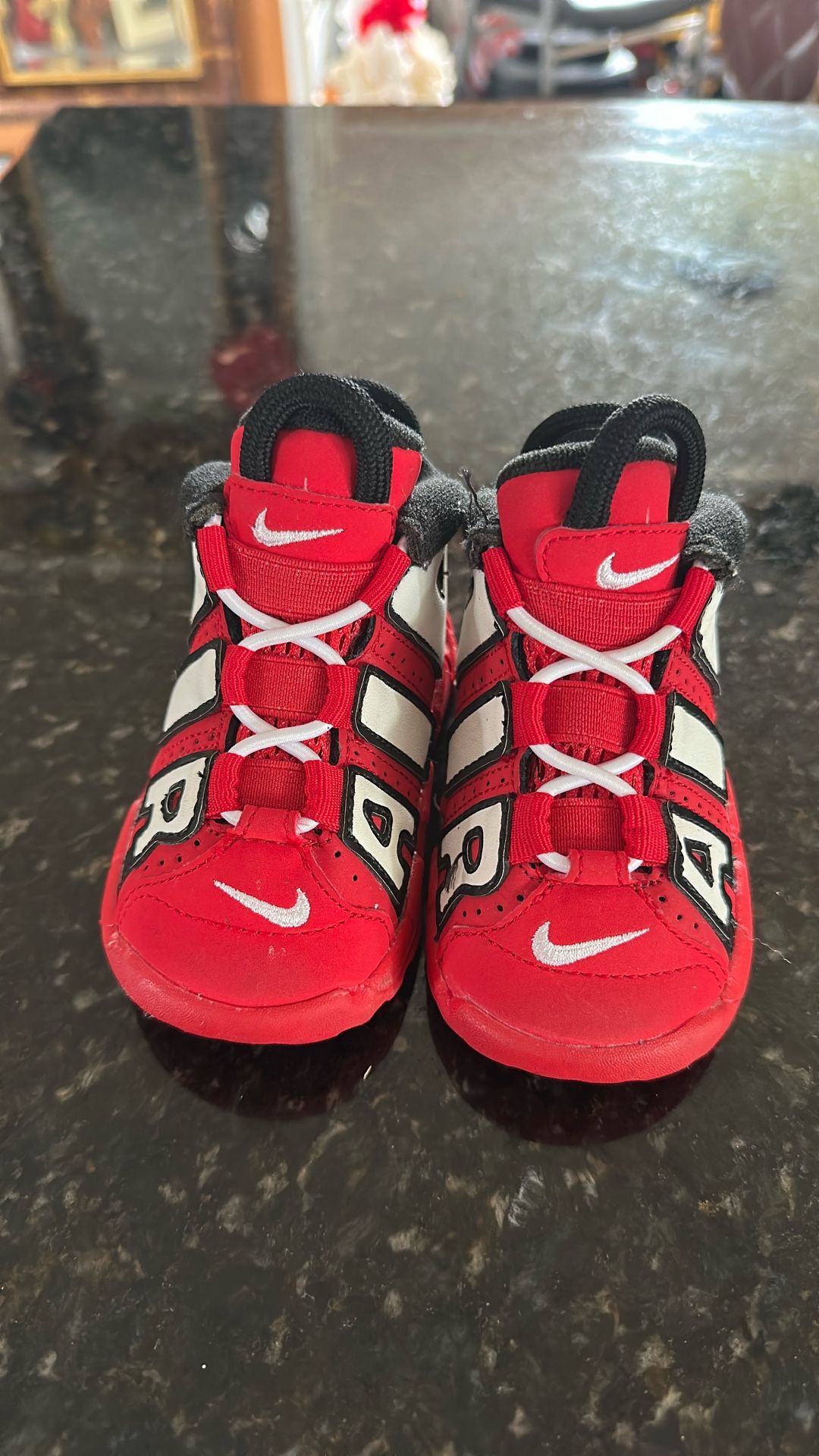Niki Air Jordon Kids Size 4