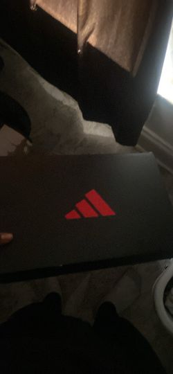 Basketball shoes