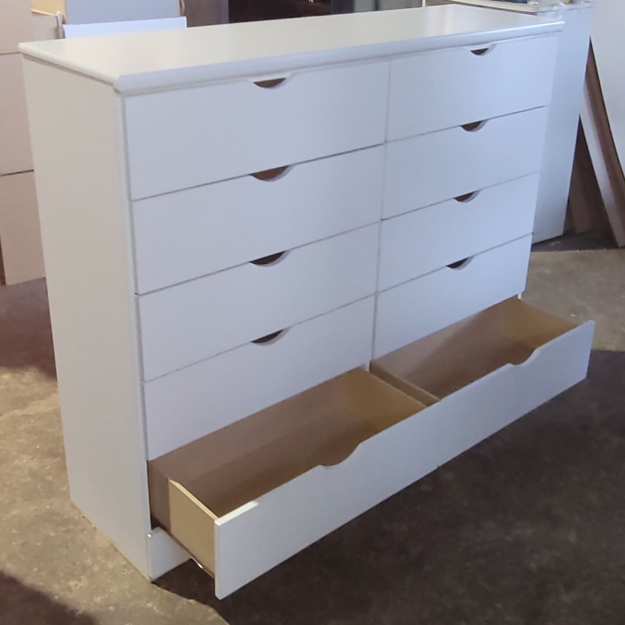 10 Drawer Dresser 