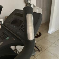 Life Fitness 95CI Upright Bike