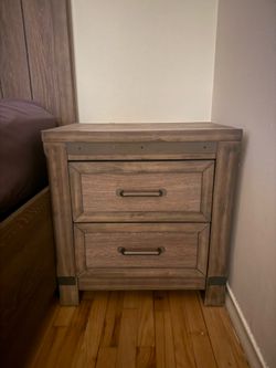 Title Hempstead Nightstand (Reymour & Flanigan)