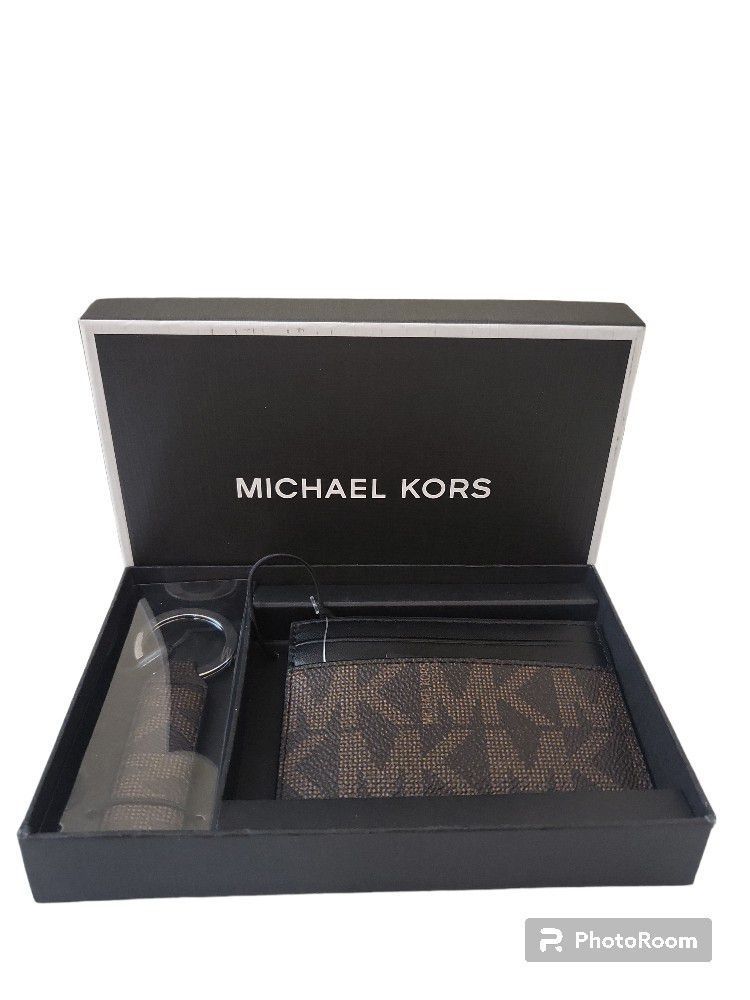 Michael Kors Card Holder And Keychain  Brown 