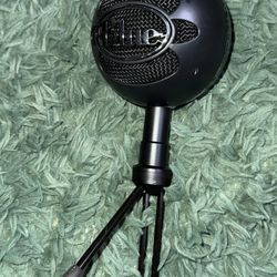 Snowball Ice Blue Microphone. Like New 
