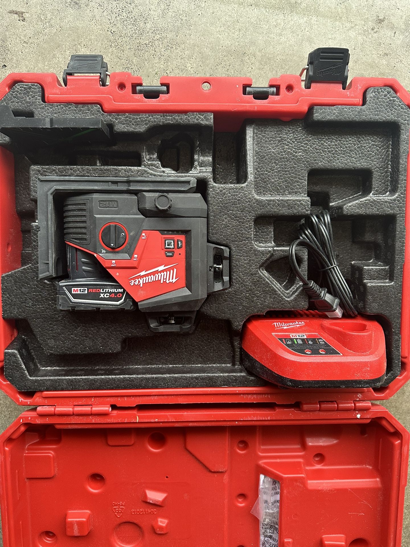 M12 3 Plane Laser Level Milwaukee W/4.0 Battery