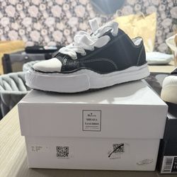 Maison Mahara’s Size 43 Size 10