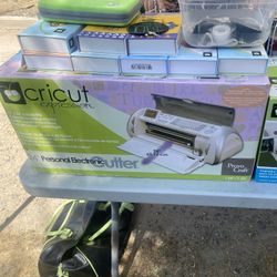 Cricut & Accessories