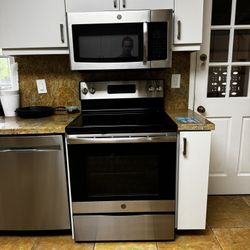 GE Induction Range and Built In Microwave 
