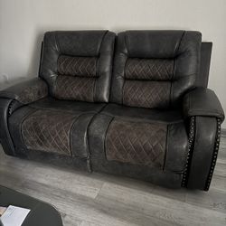 Recliner couch can be separated