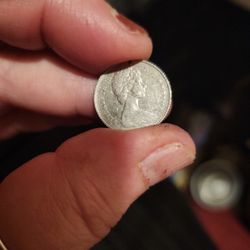 1968 SILVER CANADIAN 10 CENTS