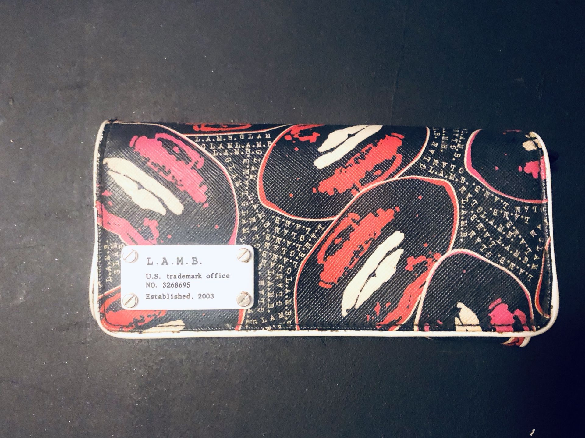 L.a.m.b. Gwen Stefani wallet