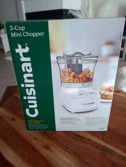 New Cuisinart 3 Cup Food Processor