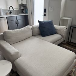 A Complete One-bedroom Apartment, Adu Or AirBNB