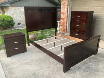 Magnificent Mahogany QUEEN Modern Bedroom Set