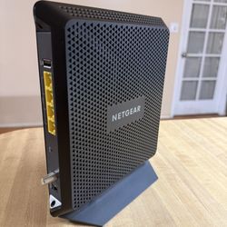 NETGEAR - Nighthawk AC1900 Router with DOCSIS 3.0 Cable Modem - Black
