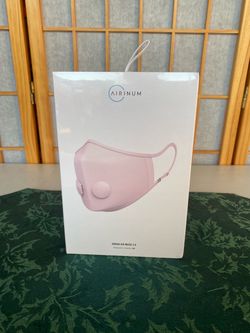 Brand New Med. Airinum Urban Air Mask 2.0