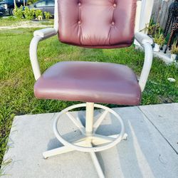 Beautiful Swivel Chair 