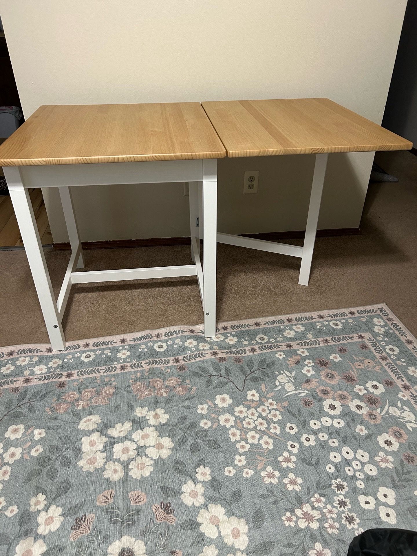 Dining table with 2 chairs