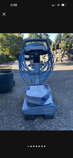 Pool Cleaning Robot Dolphin S300