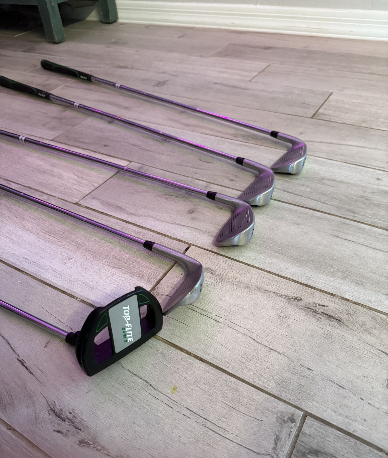 Top Flite irons/sand wedge/putter