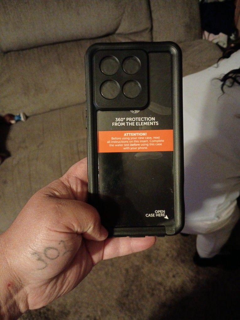 Straight Talk Motorola Moto G 2025 5g 64 Gb Cell Phone Case Brand New Didn't Fit My Phone SMH For Sale Was 20 Dollars I'm Trying To Just Get 10 For It