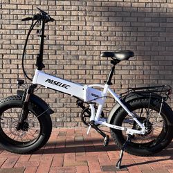 NEW 500Watt Folding Electric Bike(Black or White), Hidden Battery, Fat Tire(20x4.0)26MPH (Up to 60 Miles) Hydraulic Fork(Black Friday Sale)