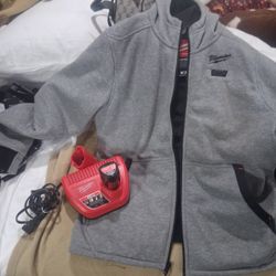 HEATED MILWAUKEE HOODIE