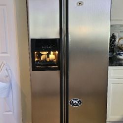 REFRIGERATOR WHIRLPOOL SS + MORE