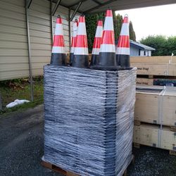 28" Reflective Rubber Construction Cones. New!