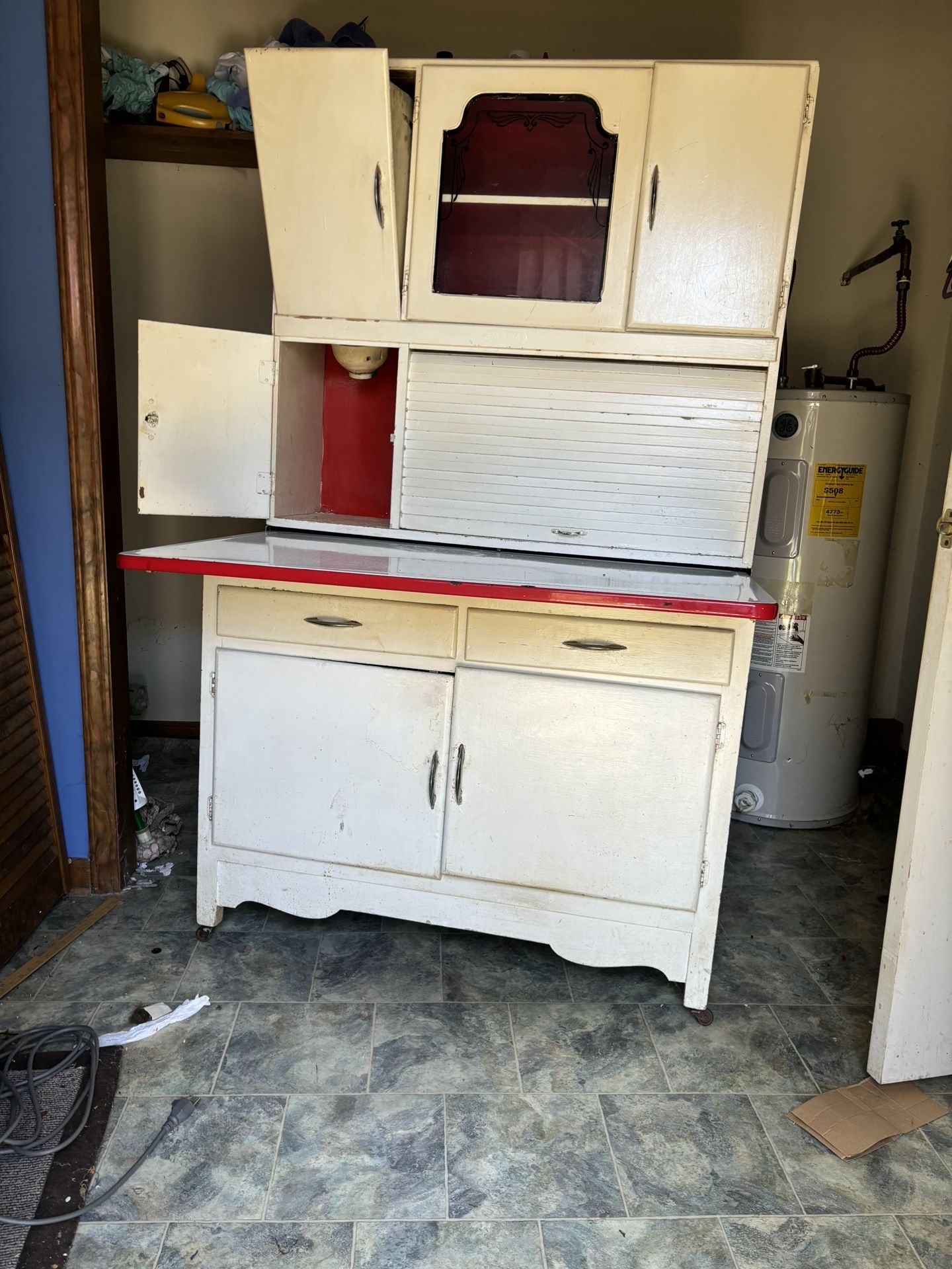 Hoosier Cabinet With Flour Sifter