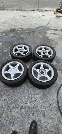 Ford mustang GT rims