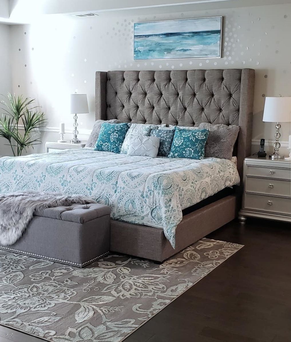 Sorinella King Upholstered Bed