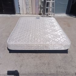Queen mattress and box spring