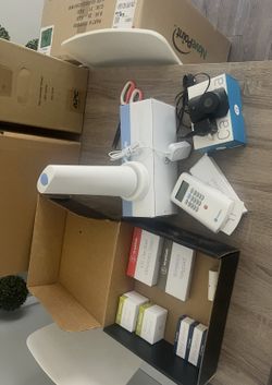 SimpliSafe Home Security System – Base Station, Keypad, Camera + Accessories