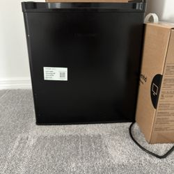 Mini Fridge With Freezer 