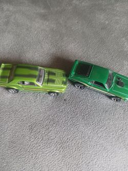 Lot Of 2 Hot Wheels Ford Mustang $12