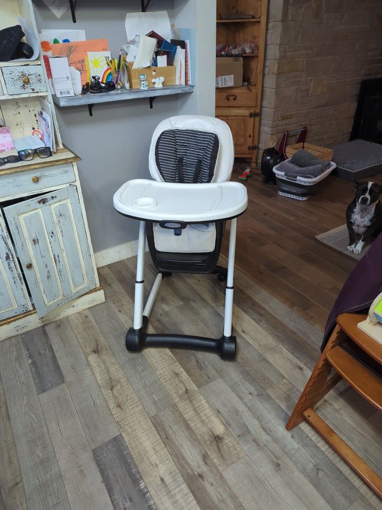 Free Adjustable High Chair 