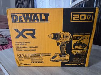 Dewalt 20v xr 1/2" drill/ driver kit