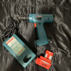 Makita Drill with Battery & Charger – Excellent Condition
