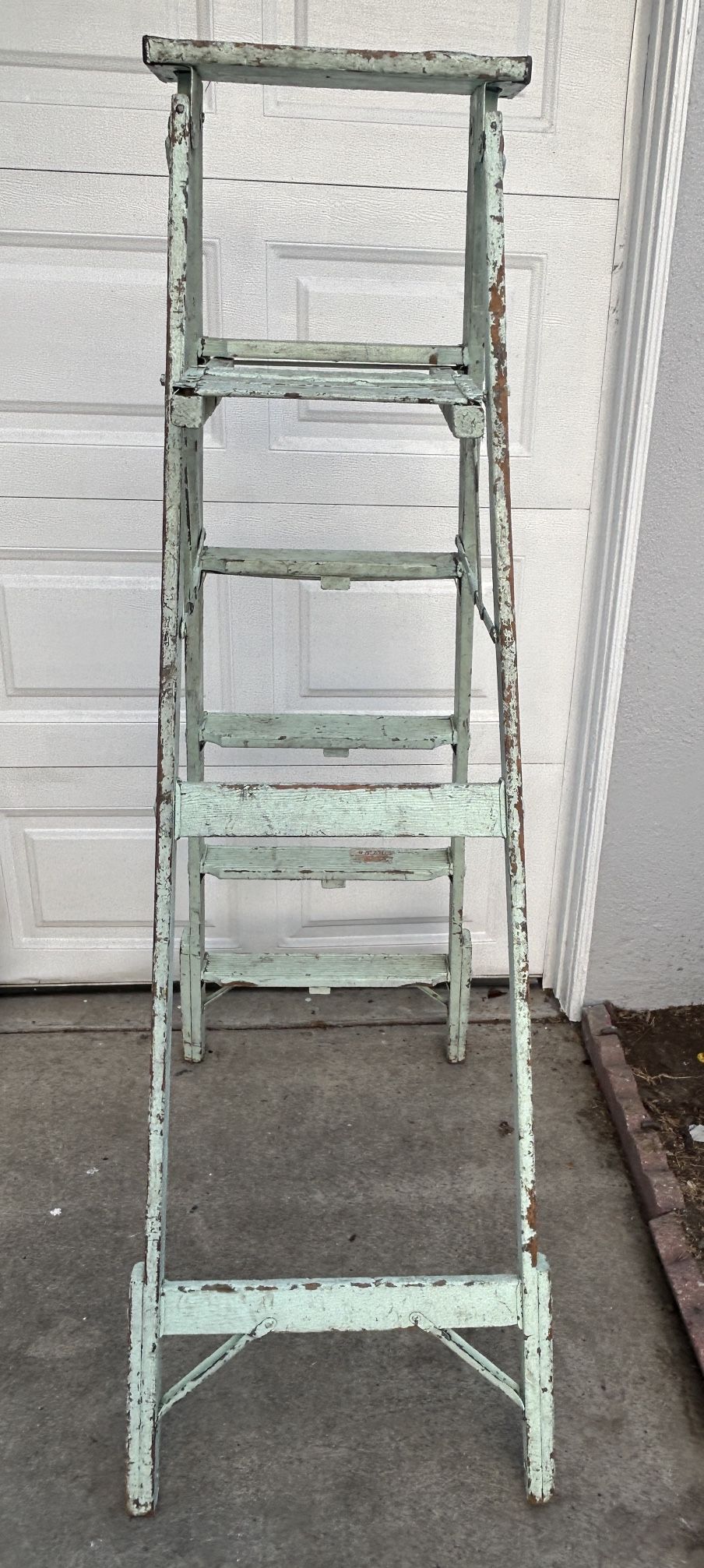 Ladder 6 Foot