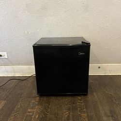 Mini Fridge 