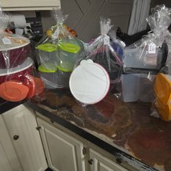 Tupperware 