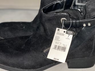 Womens New Black Boots Size 7