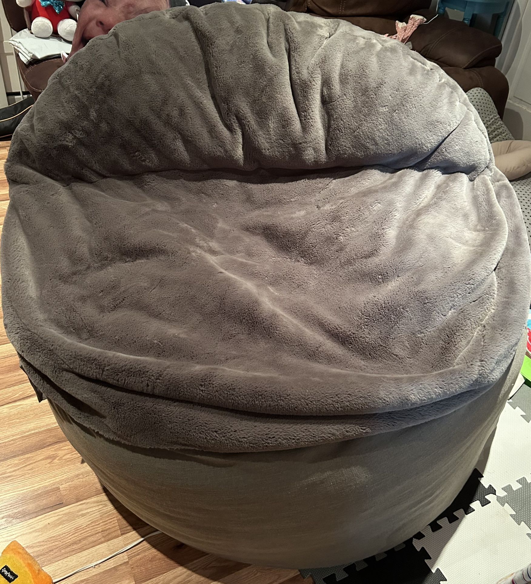 Cordaroy Adult Bean Bag Chair - King - NEST Bunny Fur(lightly Used)
