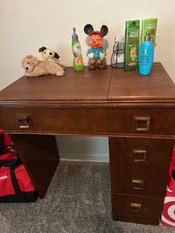 Sewing machine desk
