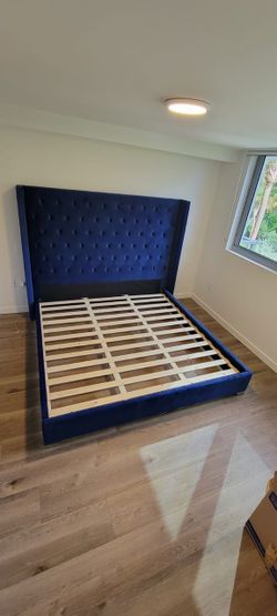 King bed frame / cama king velvet blue