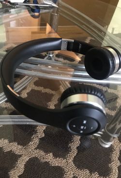 Wireless Bluetooth headphone