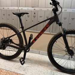 TREK MARLIN 5 (GEN 3)…