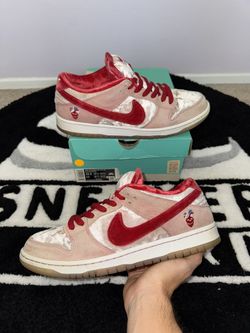 Nike Dunk Low SB x StrangeLove Valentines Day (Size 10.5)