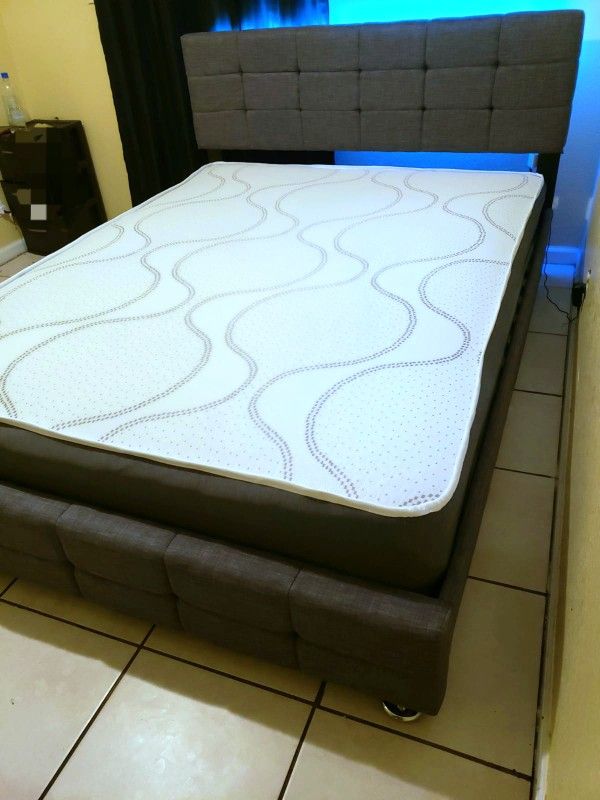 NEW QUEEN MATTRESS AND BOX SPRING 2PC bed frame not included on price